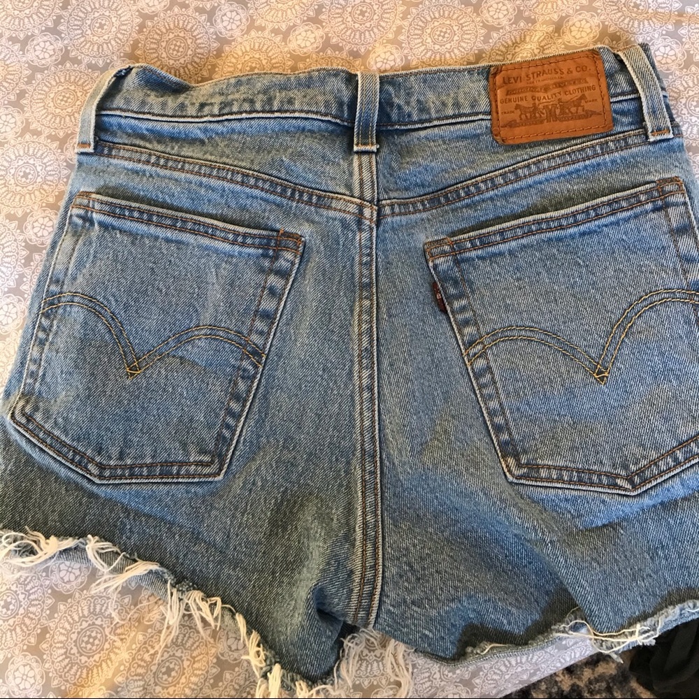 Levi’s vintage cut off shorts size small